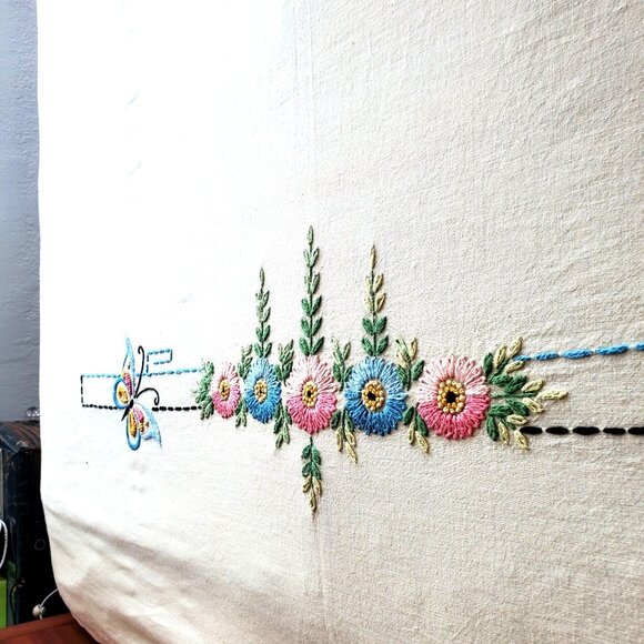 Antique Embroidered Ecru Bedspread 1923 Bucilla Double Bed Flowers Butterflies - Picture 8 of 16